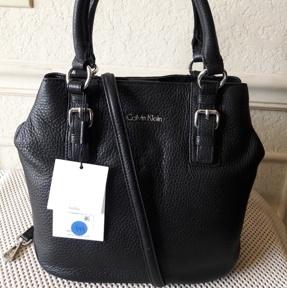 Calvin Klein Handbags - Calvin Klein leather purse